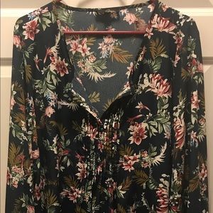 NWOT  Beautiful blue floral blouse